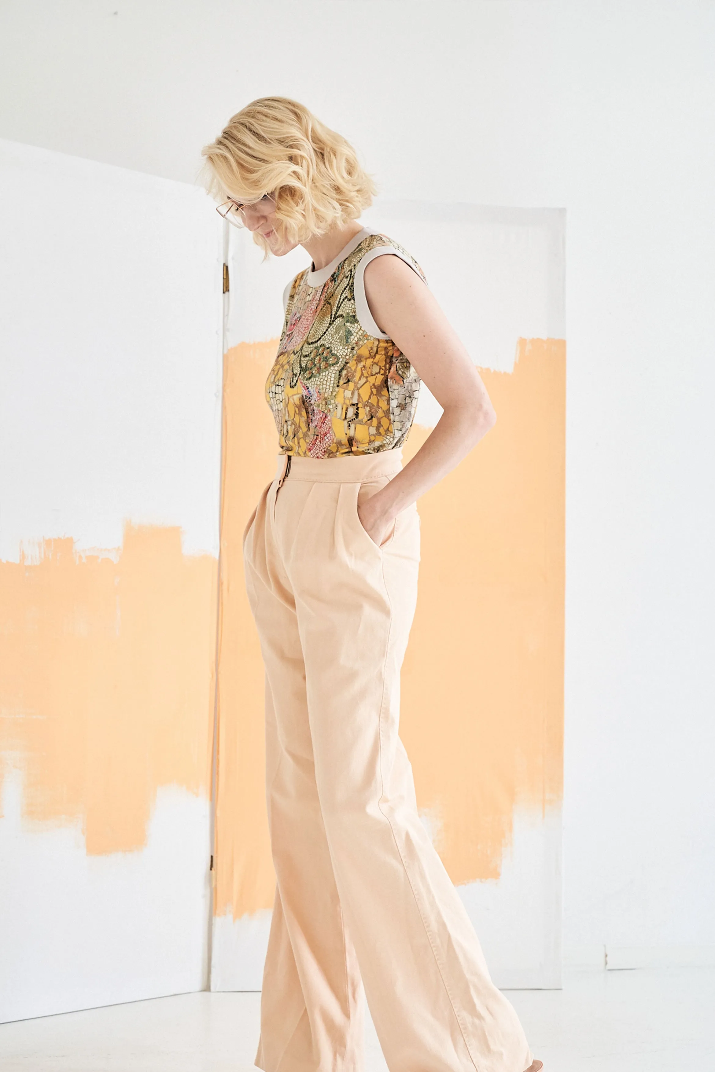 40-3 APRICOT Pleated high-rise wide trousers