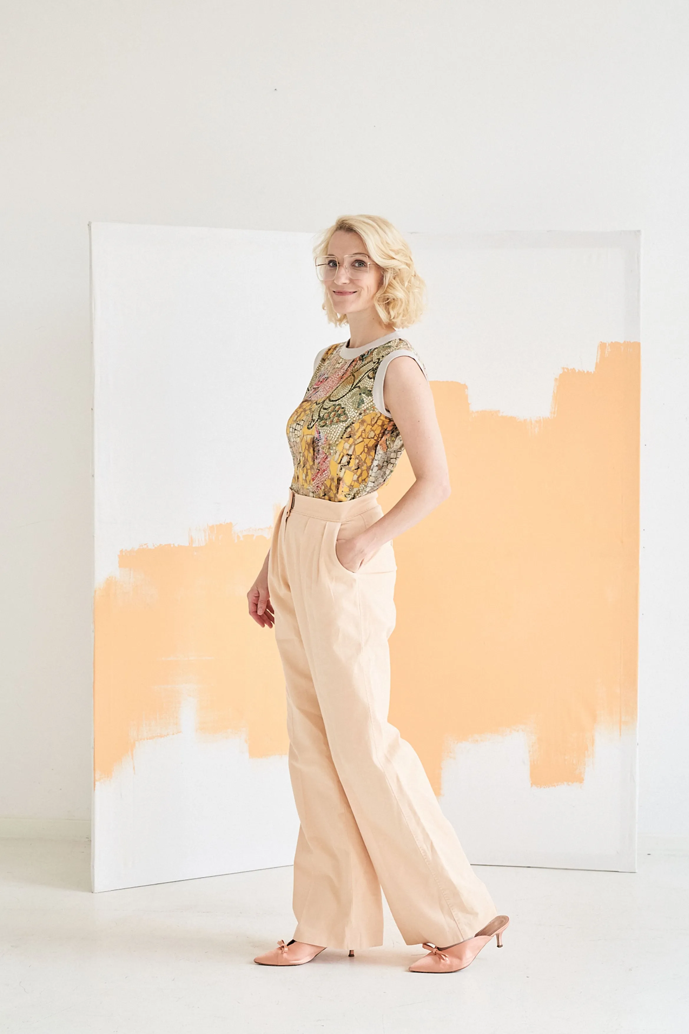 40-3 APRICOT Pleated high-rise wide trousers