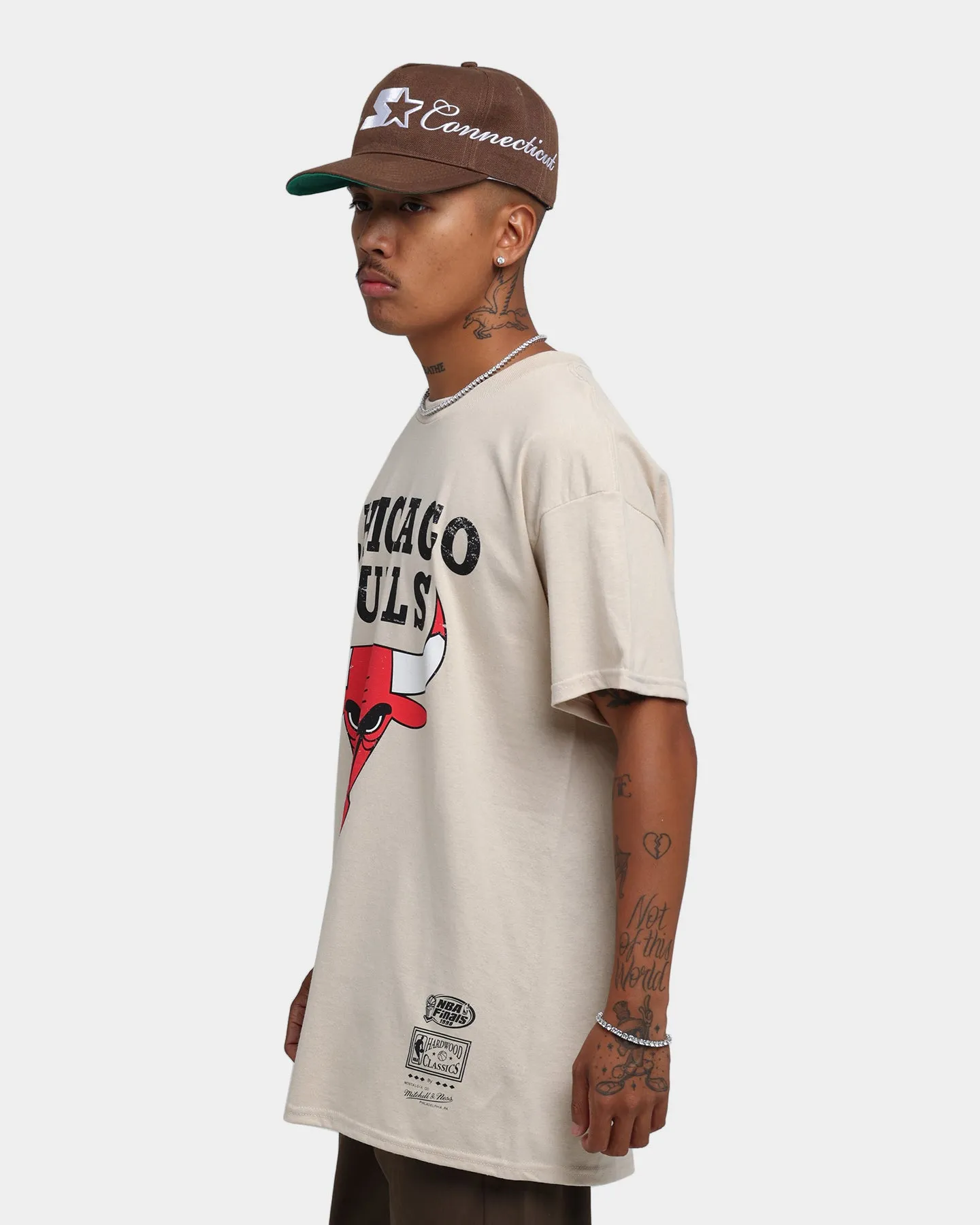 Mitchell & Ness Chicago Bulls Sandstone Team Logo T-Shirt Stone
