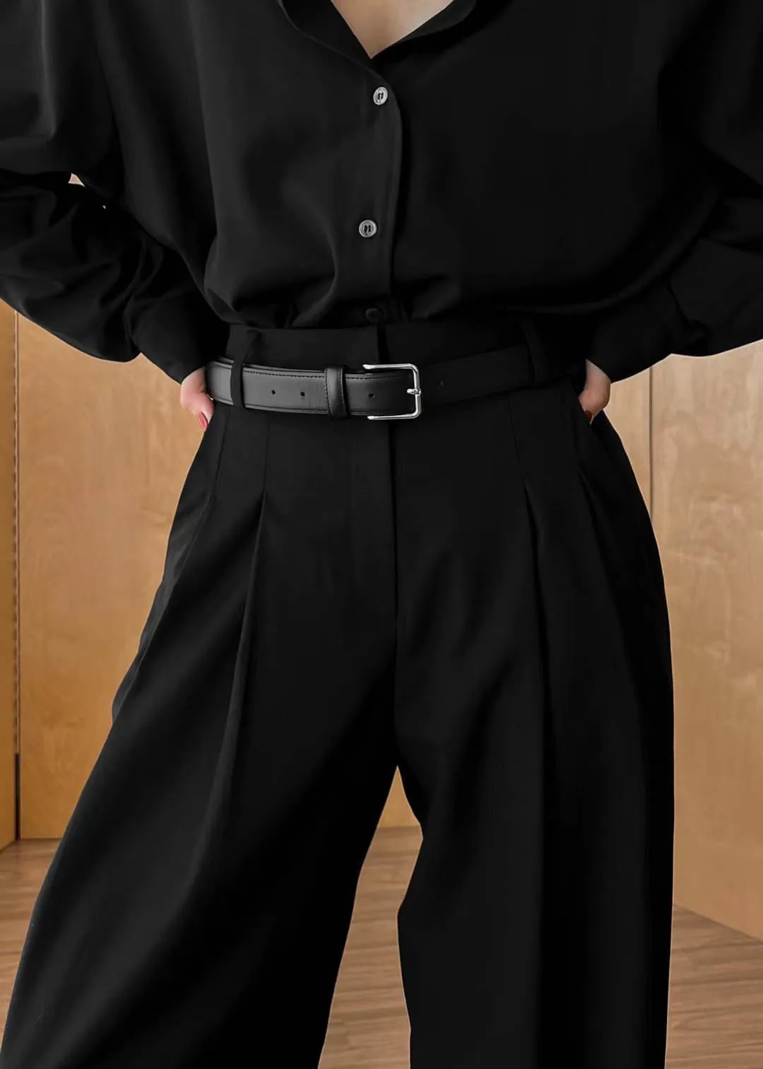 PLEATED WIDE LEG TROUSERS BLACK