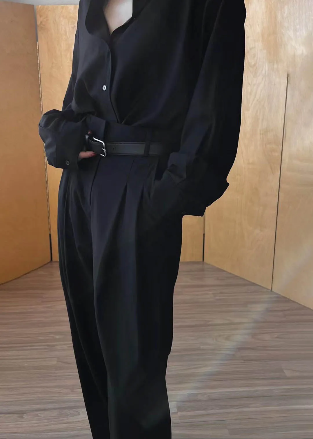 PLEATED WIDE LEG TROUSERS BLACK
